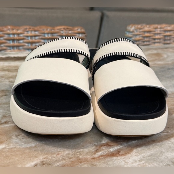 Women’s OLUKAI Pae white and black leather slide sandals- Size 9 - Picture 5 of 7